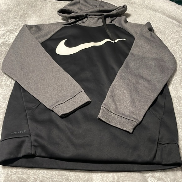 Men’s Nike Hoodie - Picture 2 of 4
